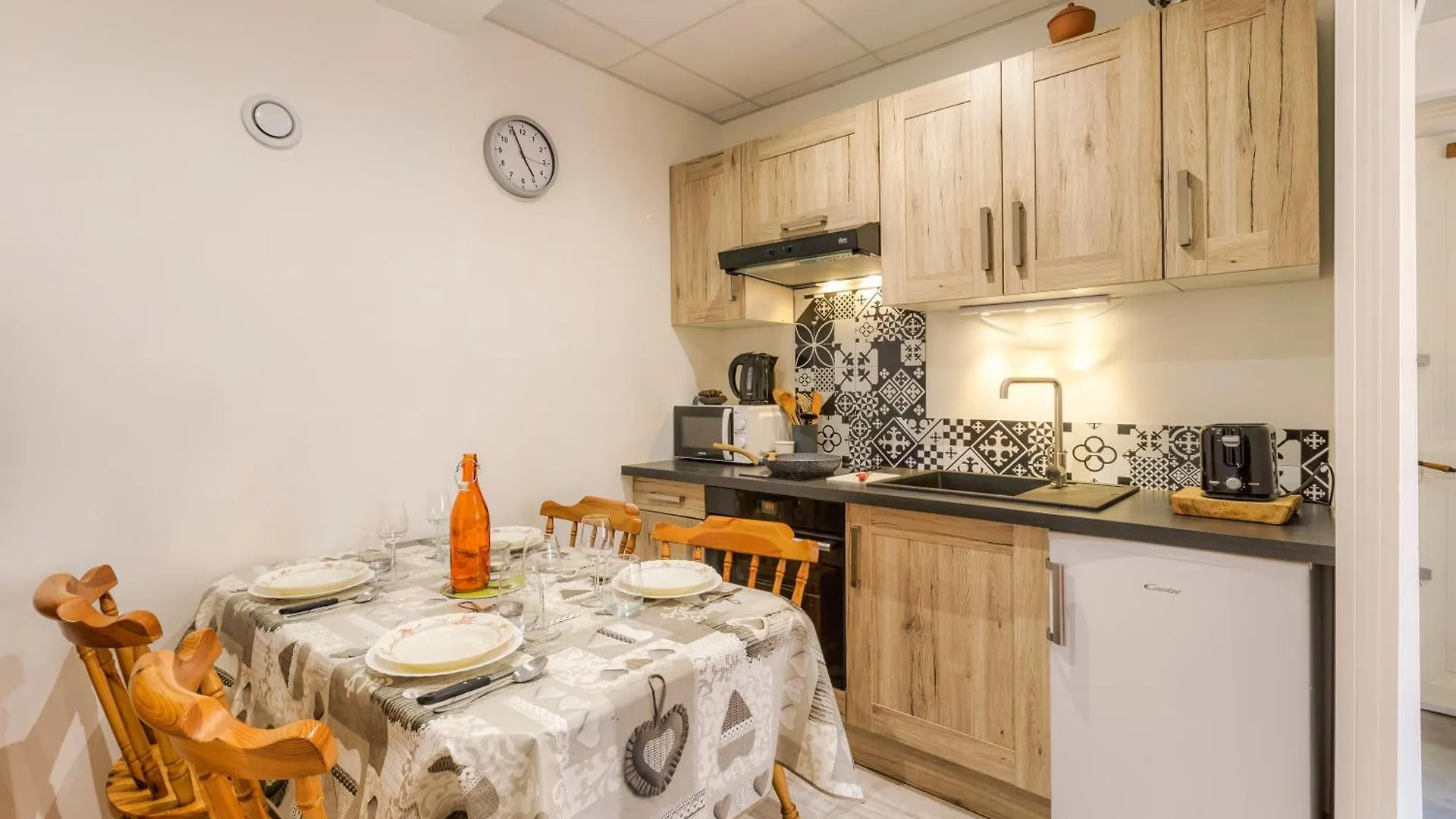 La Maisonnee De Julie - Happy Rentals Chamonix 0*,  France